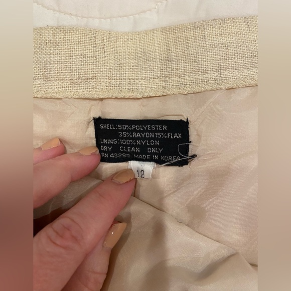 VINTAGE Saks skirt suit - Picture 4 of 8